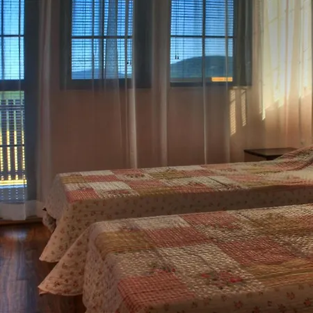 Vis לינה וארוחת בוקר 3*
